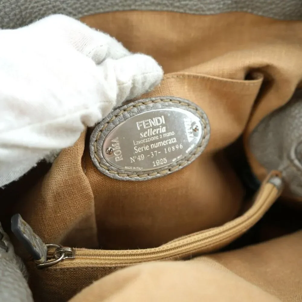 Fendi Leather Shoulder Bag 2Bag